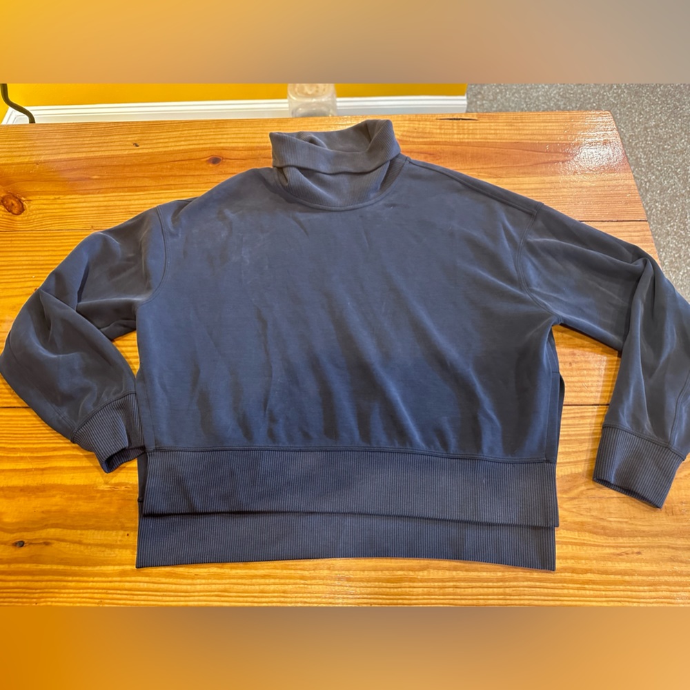 lululemon softstreme turtleneck top